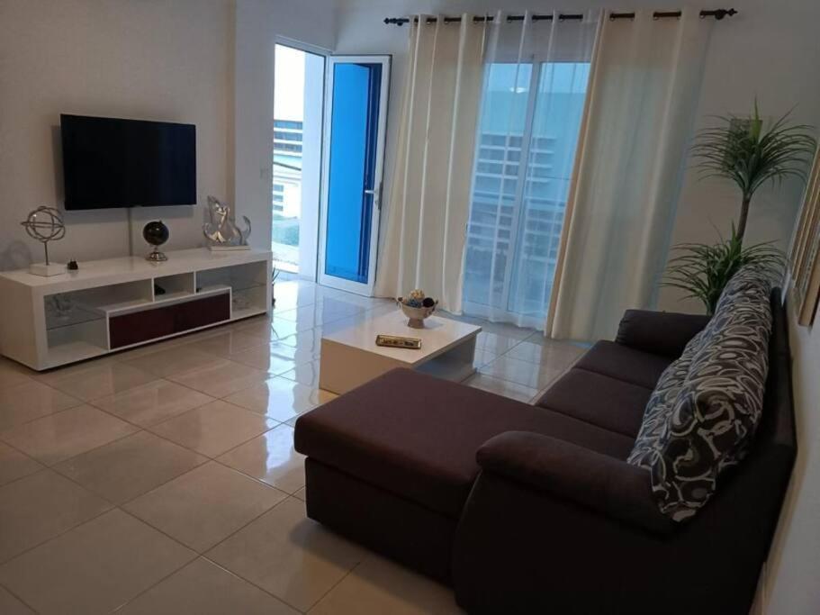 New, Modern, And Cozy 3 Bedroom Apartment. Santa Maria Kültér fotó